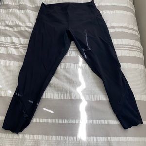 Lululemon size 10 leggings 23”